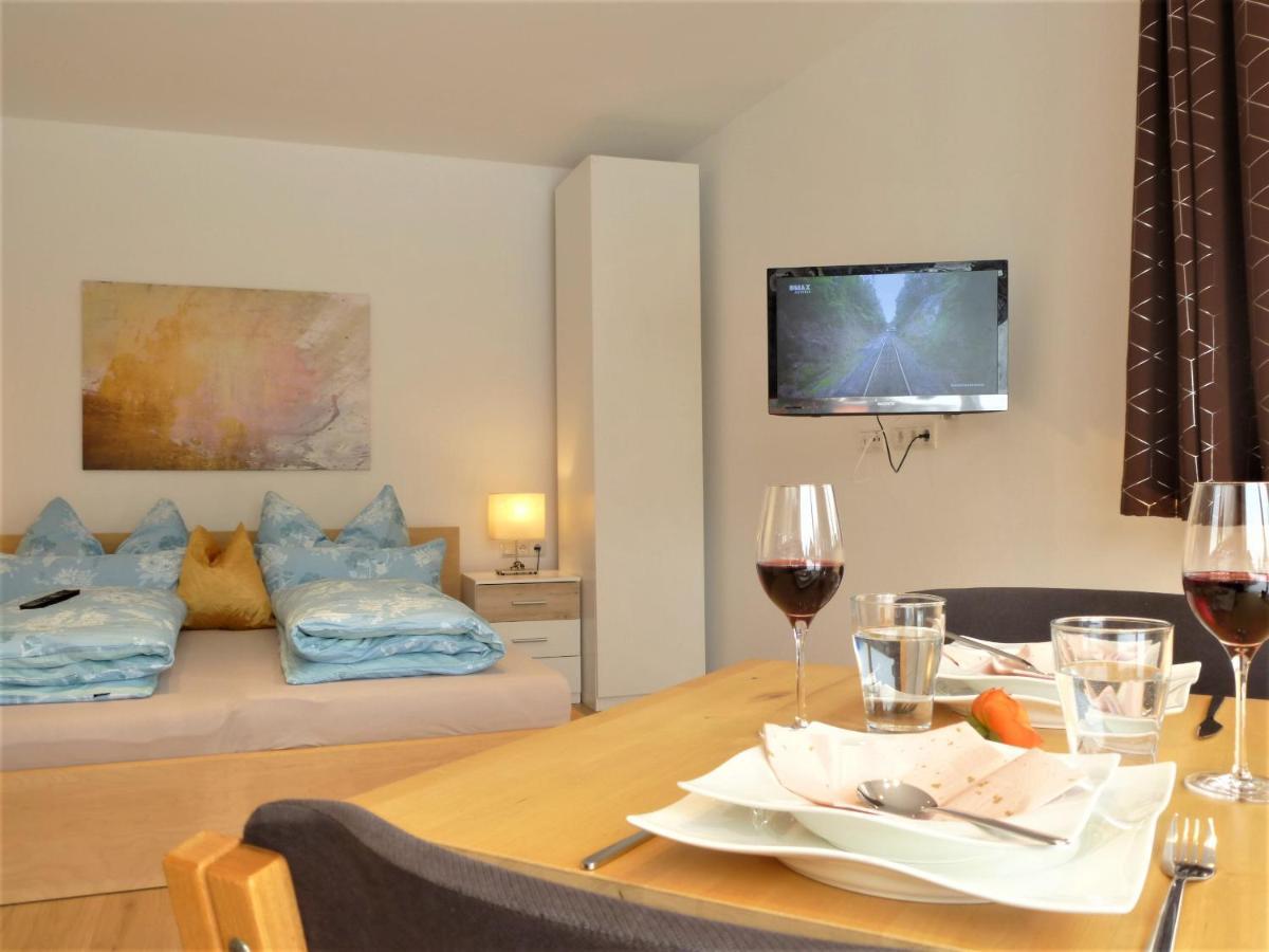 Cozy Mountain View Apartment With Terrace And Garden Innsbruck Bagian luar foto
